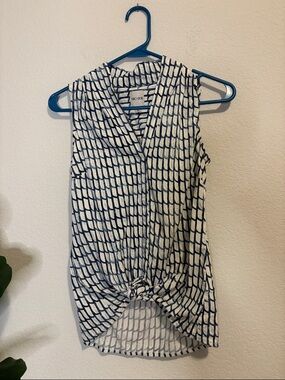 NIC+ZOE blue and White Geometric Print sleeveless Top XS